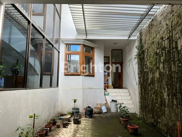 image RUMAH KLASIK DI CIPAKU INDAH BANDUNG DEKAT UNIVERSITAS PENDIDIKAN INDONESIA (6)