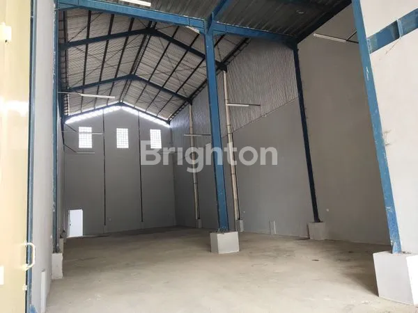 GUDANG + KANTOR 3 LANTAI AREA BENJENG CERME GRESIK