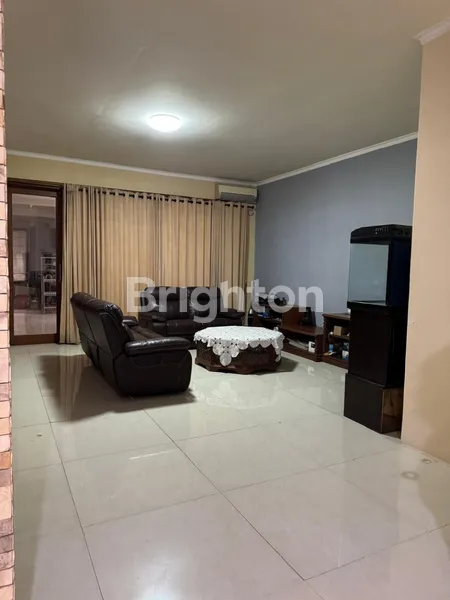 image RUMAH USAHA NOL JALAN RAYA DARMO PERMAI SANGAT STRATEGIS  (3)