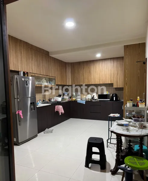 image RUMAH USAHA NOL JALAN RAYA DARMO PERMAI SANGAT STRATEGIS  (8)