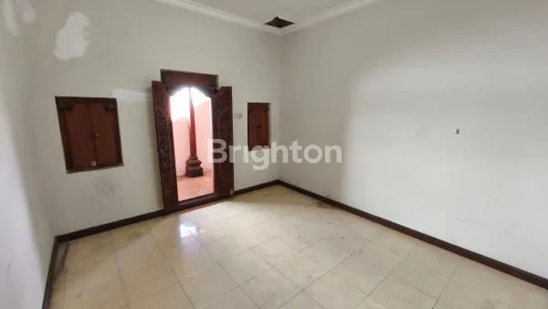 image RUMAH STRATEGIS DI DENPASAR KAMAR TIDUR 6 LUAS TANAH 2,5ARE (4)