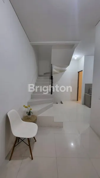 image DIJUAL RUMAH GREENLAND MENGANTI SURABAYA (2)