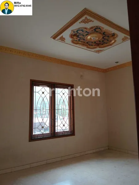 image 156. DIJUAL CEPAT RUMAH 2 LANTAI BINTARO JAKARTA SELATAN SIAP HUNI   (7)