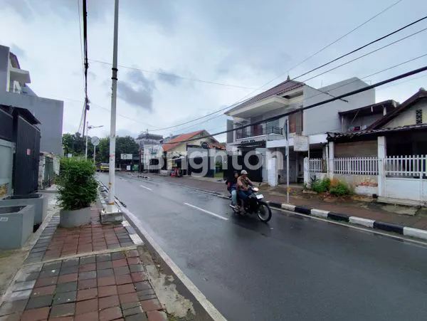 image DIJUAL RUMAH TUA HITUNG TANAH SAJA POSISI HOEK DI SLIPI PALMERAH JAKARTA BARAT (2)