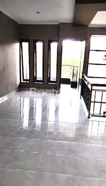 image RUMAH DI PADANG SAMBIAN AKSES JALAN MOBIL (6)