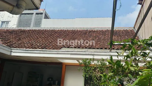 image RUMAH PLUS RUANG USAHA LUAS STRATEGIS MAINROAD DEKAT THE PAPANDAYAN HOTEL (7)