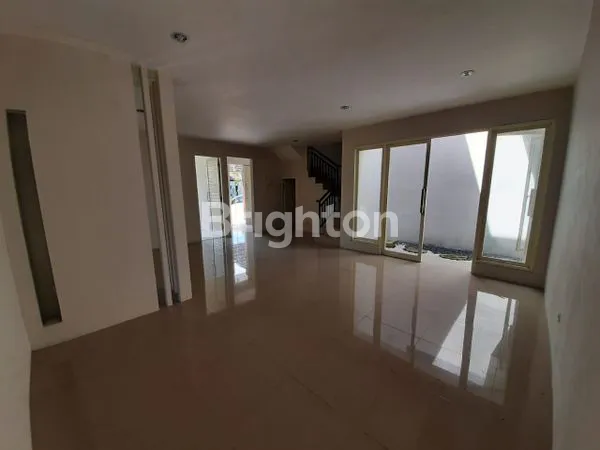 image RUMAH CITRALAND 2 LANTAI SIAP HUNI (2)