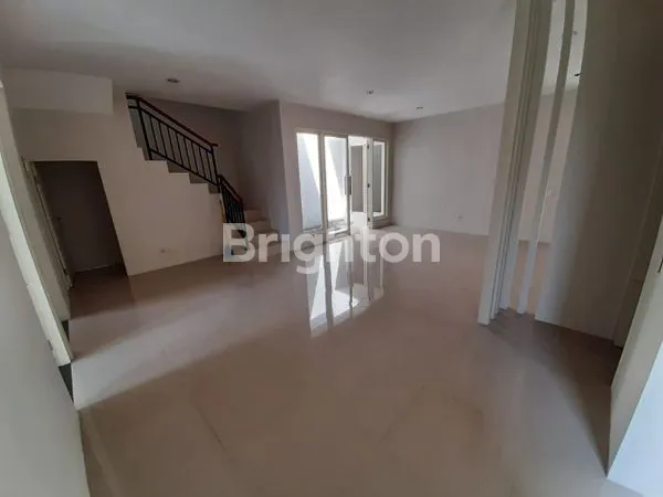 image RUMAH CITRALAND 2 LANTAI SIAP HUNI (6)