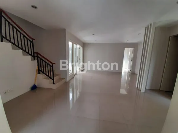 image RUMAH CITRALAND 2 LANTAI SIAP HUNI (3)