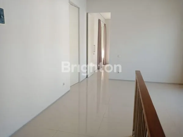 image RUMAH CITRALAND 2 LANTAI SIAP HUNI (7)