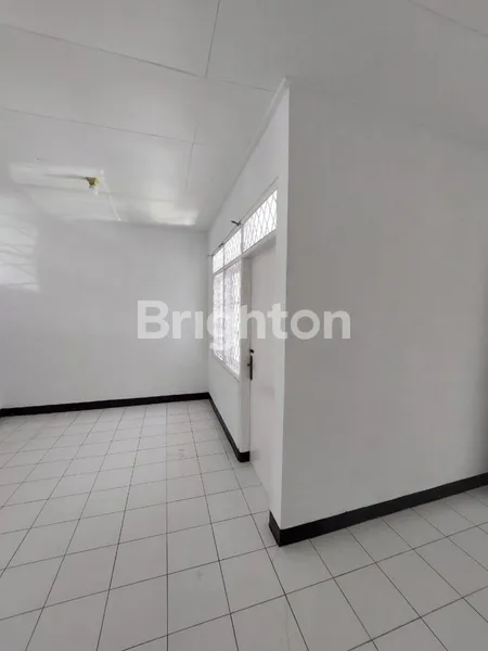 image RUMAH SIAP HUNI STRATEGIS DI ARCAMANIK BANDUNG (5)