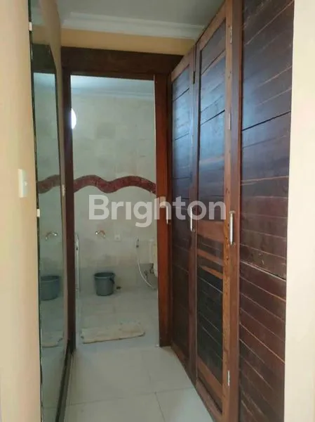 image RUMAH CANTIK PUSAT KOTA, 2 LANTAI TIPE MEZANINE,SEMI FURNISH  (8)