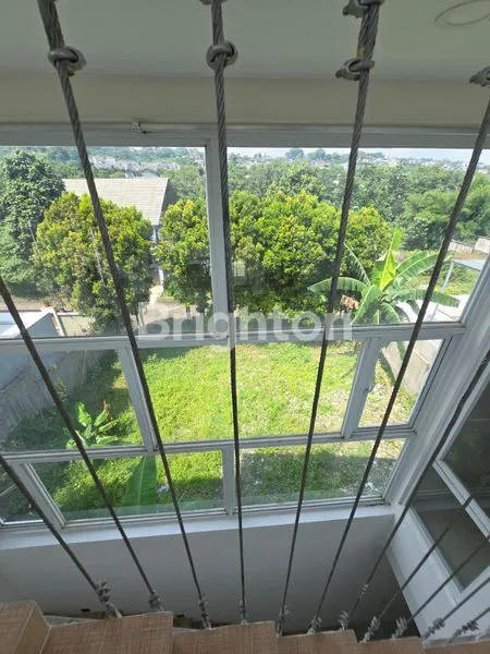 image RUMAH BARU MASIH GRESS VIEW GUNUNG ADA ROOFTOP DI SENTUL CITY (8)