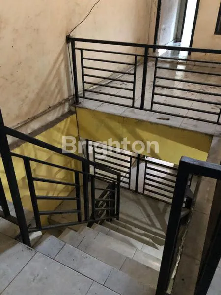 image RUKO 3 LANTAI LOKASI STRATEGIS DI JALAN GUNUNG AGUNG (2)