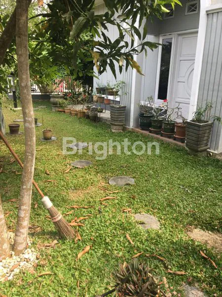 image RUMAH CANTIK DENGAN HALAMAN LUAS  (3)