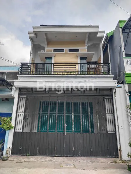 RUMAH TINGGAL 2.5 LANTAI LOKASI STRATEGIS DEKAT PUSAT KERAMAIAN TENGAH KOTA KEDIRI