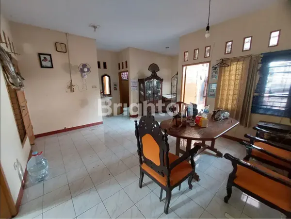 image RUMAH KAVLING UI BEJI DEPOK TANAH LUAS PERLU RENOVASI ATAP LEGALITAS LENGKAP (6)