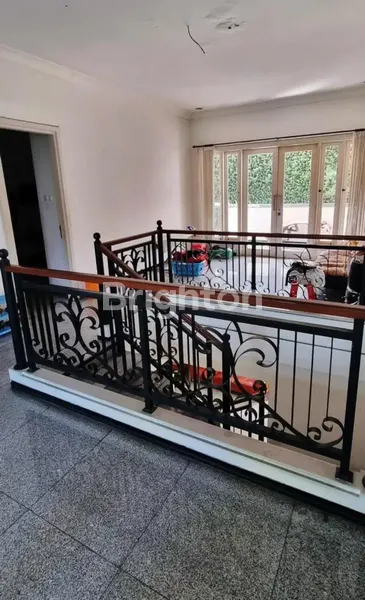 image RUMAH MEWAH SIAP HUNI DI REGENCY 21 DEKAT ARAYA (3)