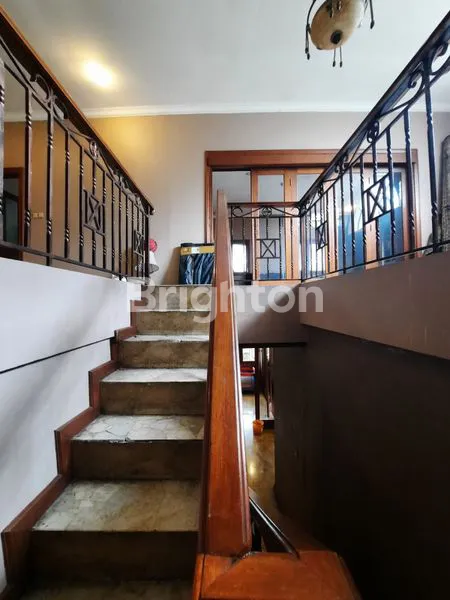 image RUMAH ASRI BANGUNAN KOKOH STRATEGIS DI KOMPLEK PERUMAHAN TANJUNG BARAT JAKARTA SELATAN (4)