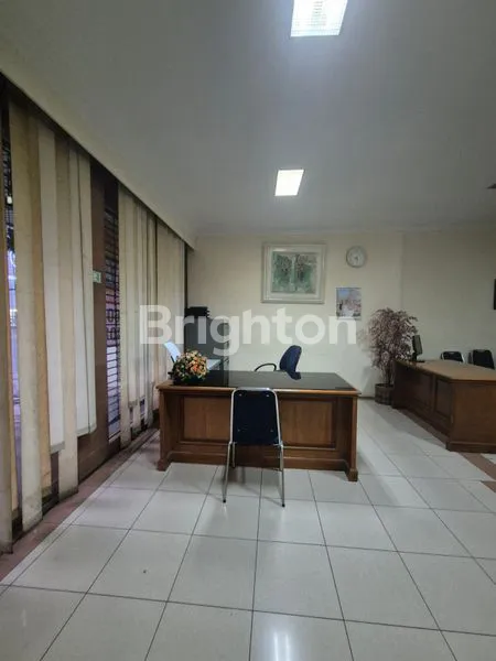 image RUKO 3 LANTAI MAINROAD KARAPITAN (2)