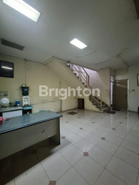 image RUKO 3 LANTAI MAINROAD KARAPITAN (5)