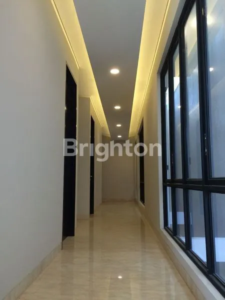 image RUMAH SERASA VILLA DI EMERALD COVE GADING SERPONG TANGERANG (6)