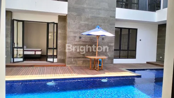 image RUMAH SERASA VILLA DI EMERALD COVE GADING SERPONG TANGERANG (7)