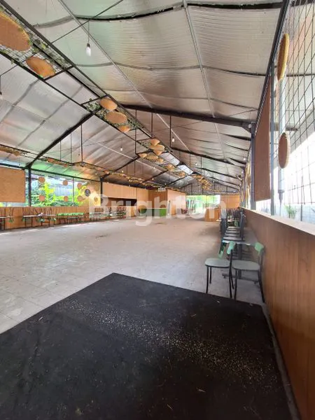 image BANGUNAN BEKAS RESTO DI DAERAH STRATEGIS AREA COLOMADU (3)