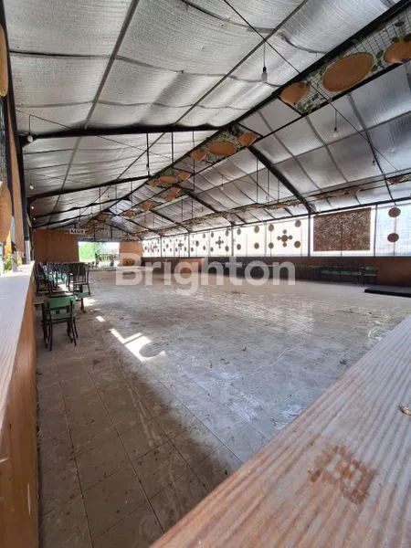 image BANGUNAN BEKAS RESTO DI DAERAH STRATEGIS AREA COLOMADU (6)