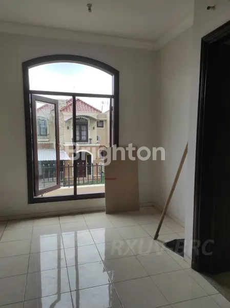 image HUNIAN NYAMAN & STRATEGIS DI SURABAYA BARAT - HARGA NEGO! (7)