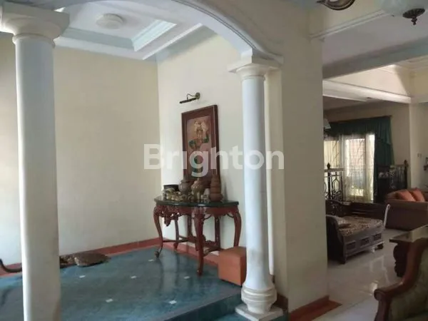 image RUMAH MEWAH LUAS STRATEGIS JURANGMANGU TANGERANG (3)