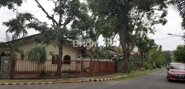 image RUMAH DI TAMAN JEMURSARI BANGUNAN KOKOH  (2)