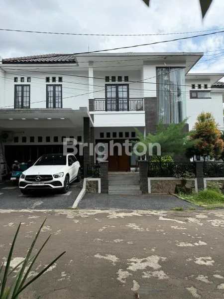 image RUMAH MEWAH DARI 7M JADI 6M ADA KOLAM RENANG LOKASI STRATEGIS DI DEPOK (2)