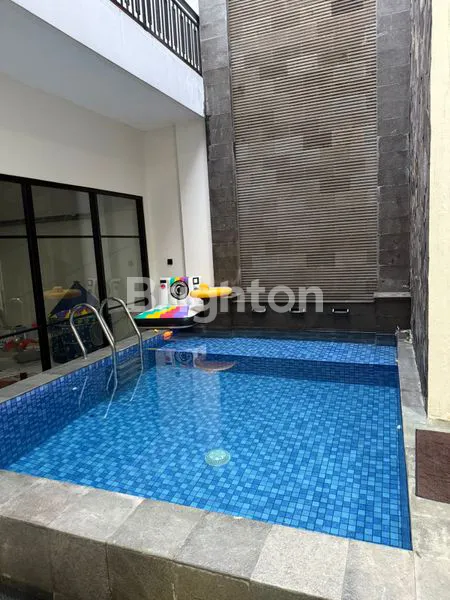 image RUMAH MEWAH DARI 7M JADI 6M ADA KOLAM RENANG LOKASI STRATEGIS DI DEPOK (4)