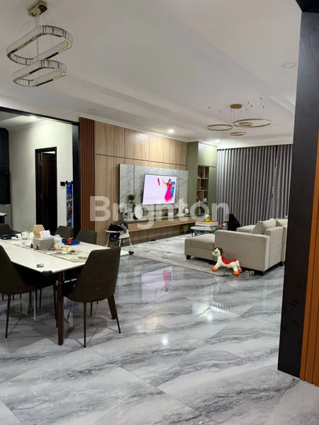 image RUMAH MEWAH DARI 7M JADI 6M ADA KOLAM RENANG LOKASI STRATEGIS DI DEPOK (8)