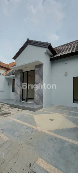 image RUMAH BARU RENOV DI CITRALAND UTAMA SURABAYA BARAT (1)