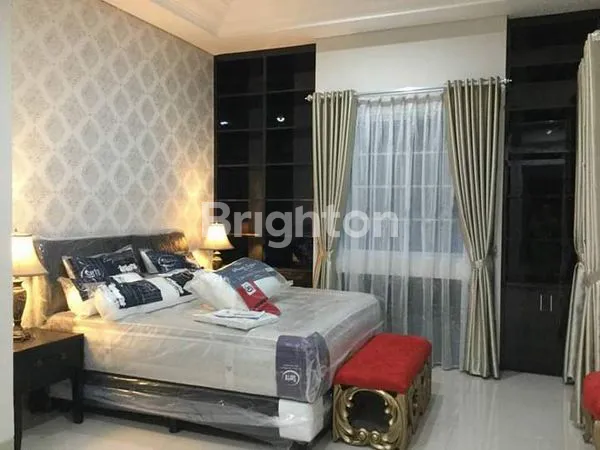 image RUMAH VILLA MEWAH FULL FURNISHED DENGAN KOLAM RENANG PRIBADI (3)