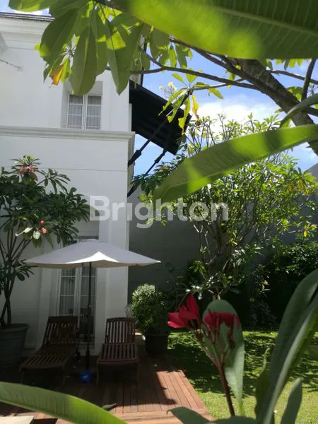 image RUMAH VILLA MEWAH FULL FURNISHED DENGAN KOLAM RENANG PRIBADI (2)