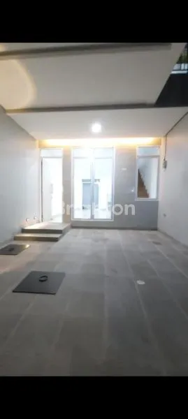 image RUMAH BARU 3 LT TIDAK BANJIR DEKAT TANJUNG DUREN, JARANG ADA (2)