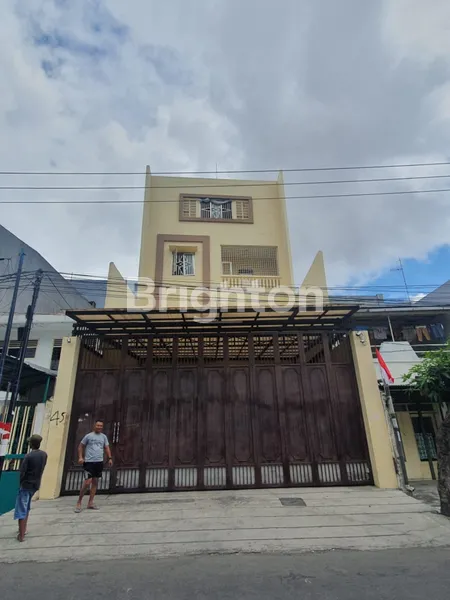 RUMAH SIMOLAWANG BARU, JALAN SEKUNDER KAPASAN SURABAYA, LOKSAI STRATEGIS COCOK UNTUK TEMPAT USAHA !