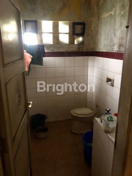 image RUMAH TINGGAL DAN TEMPAT USAHA DI PUSAT KOTA DI PINGGIR JALAN UTAMA YANG RAMAI  (3)