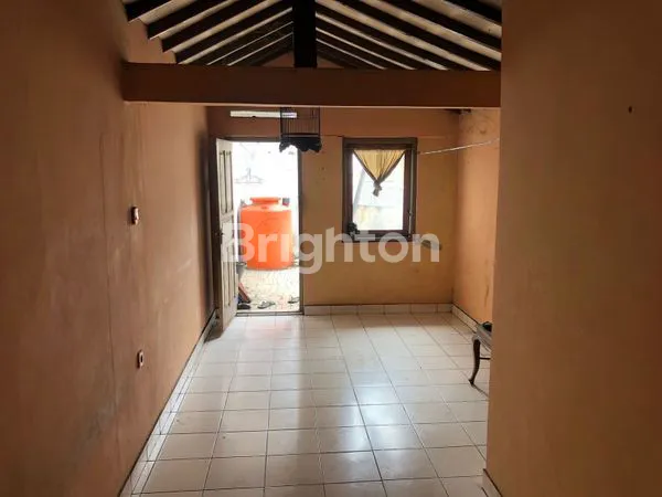 image RUMAH TINGGAL DAN TEMPAT USAHA DI PUSAT KOTA DI PINGGIR JALAN UTAMA YANG RAMAI  (4)