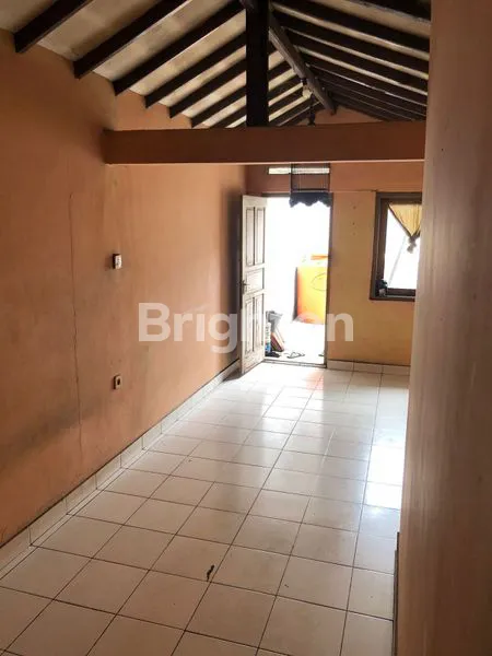 image RUMAH TINGGAL DAN TEMPAT USAHA DI PUSAT KOTA DI PINGGIR JALAN UTAMA YANG RAMAI  (5)