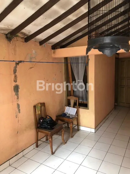 image RUMAH TINGGAL DAN TEMPAT USAHA DI PUSAT KOTA DI PINGGIR JALAN UTAMA YANG RAMAI  (6)