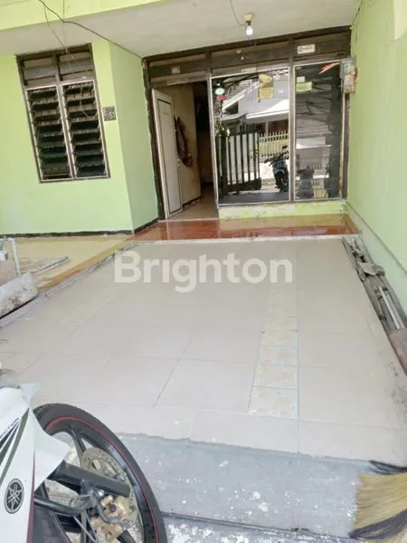 image RUMAH SIAP HUNI LOKASI SANGAT STRATEGIS DAN KOMERSIAL (3)