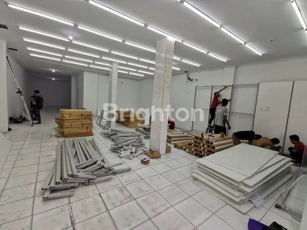 image RUKO 3.5 LANTAI LOKASI STRATEGIS USAHA DAN INVESTASI UNTUNG (3)