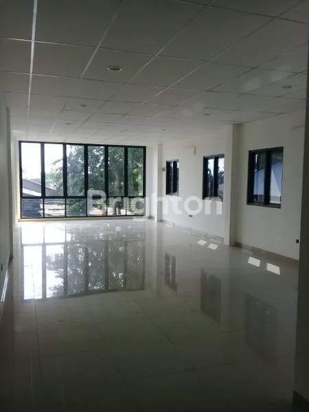 image RUKO GANDENG 3,5  LANTAI PINGGIR JALAN (5)