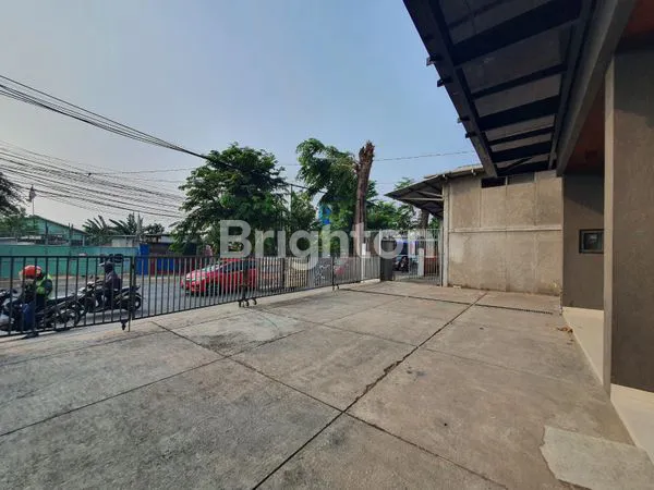 image RUKO GANDENG 3,5  LANTAI PINGGIR JALAN (7)