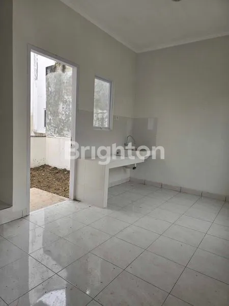 image RUMAH 2 LANTAI SIAP HUNI DALAM CLUSTER PERUMAHAN ELIT GRAND CITY (2)