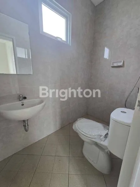 image RUMAH 2 LANTAI SIAP HUNI DALAM CLUSTER PERUMAHAN ELIT GRAND CITY (5)